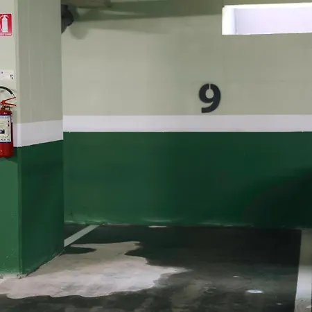 Near Tirana Airport Self Check-in Free Parking アパート