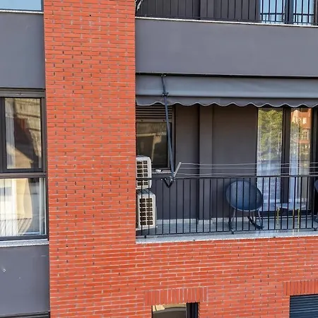 Near Tirana Airport Self Check-in Free Parking Apartman *